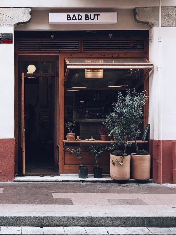 Bar But front door Barcelona